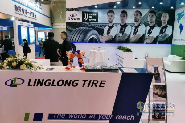 Exquisite tire booth