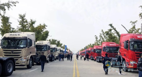 Joint truck tractor equipped with Yuchai YCK13N