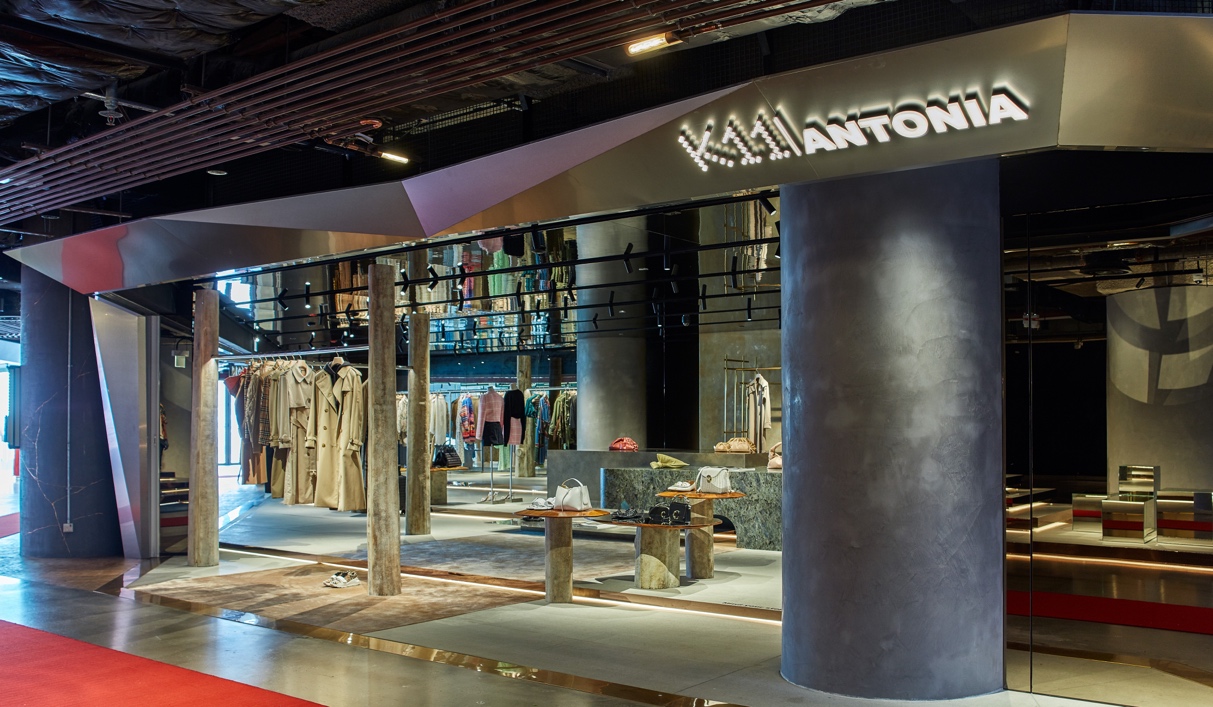 é¦™æ¸¯æ–°æ™‹æ½®æµåœ£åœ°K11 MUSEAä¸Žæ„å¤§åˆ©æ—¶å°šé£Žå‘æ ‡Antoniaè”æ‰‹æ‰“é€ ã€ŒK11 | ANTONIAã€é¦™æ¸¯é¦–é—´æ——èˆ°åº—æ’å›¾