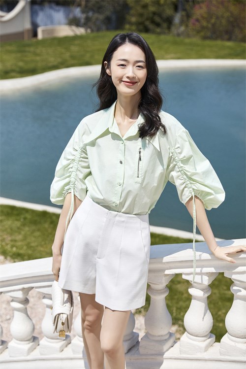 These refreshing outfits satisfy the summer fashion sense
