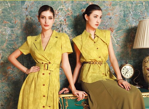NEWFOUND New Square Women's Clothing Elegant temperament and bright bloom