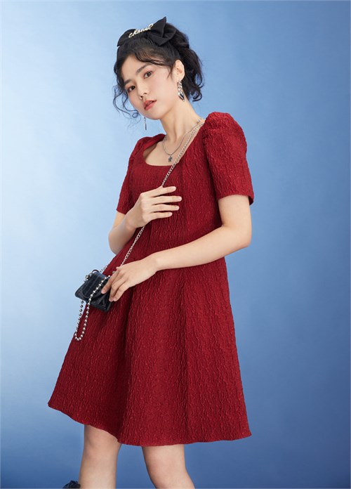 City wardrobe, donâ€™t be too dull for commuting, and wear this way to reduce your age