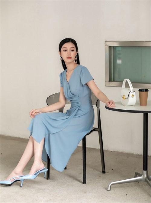 Aifoss, an indispensable dress for elegant commuting, how to wear it more beautifully