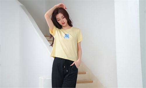 Olinya's new home clothes, the slack feeling of summer is shaped by it