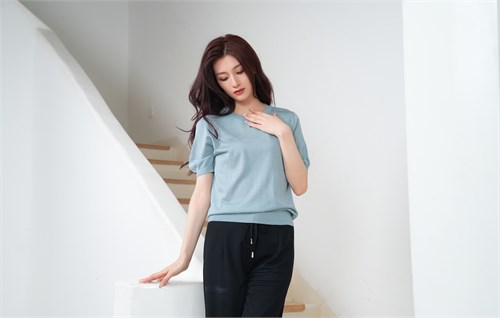 Olinya's new home clothes, the slack feeling of summer is shaped by it
