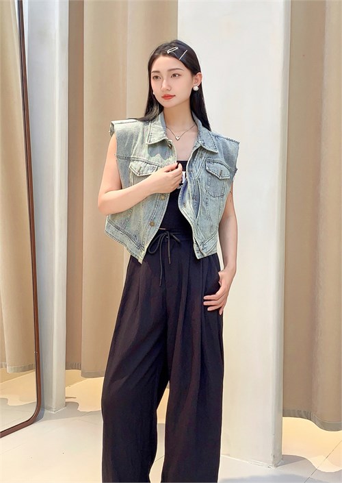 Creative Denim Combinations