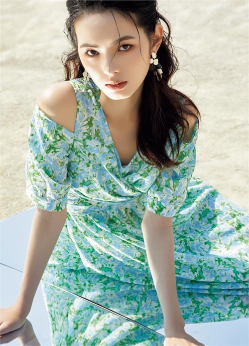Incarnate the goddess of temperament, Yafu women's clothing creates fresh and elegant style