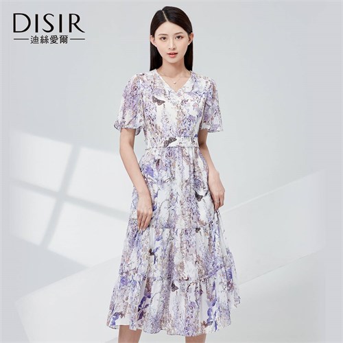 Diesel’s elegant women's clothing highlights your refined charm!