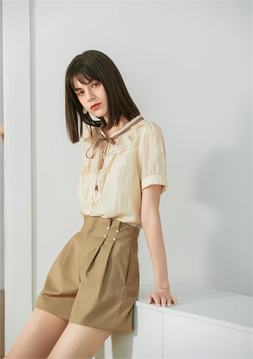 Alizhe, refreshing and simple elegant style, confident and beautiful