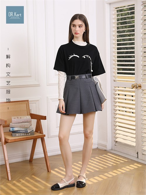 OR.Kart deconstructs women's clothing, revealing the secret to fashionable age reduction through versatile T-shirts