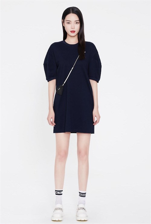 Jixian's Stylish Black T-Shirt Dress