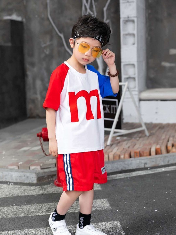 äº”å²ç”·å­©å­æ€Žä¹ˆæ‰“æ‰®å¥½çœ‹ï¼Ÿå¸…æ°”ç”·ç«¥å°±è¿™æ ·ç©¿