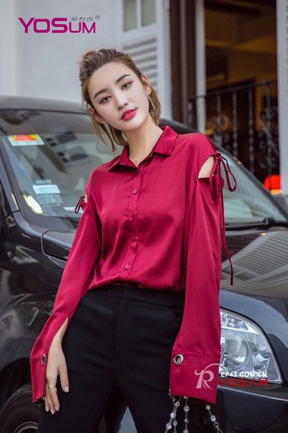YOSUMå‘Šè¯‰ä½ ï¼šå…¶å®žä½ å’Œå¥³ç¥žä¹‹é—´çš„è·ç¦»å°±æ˜¯ä¸€ä»¶è¡¬è¡«è€Œå·²