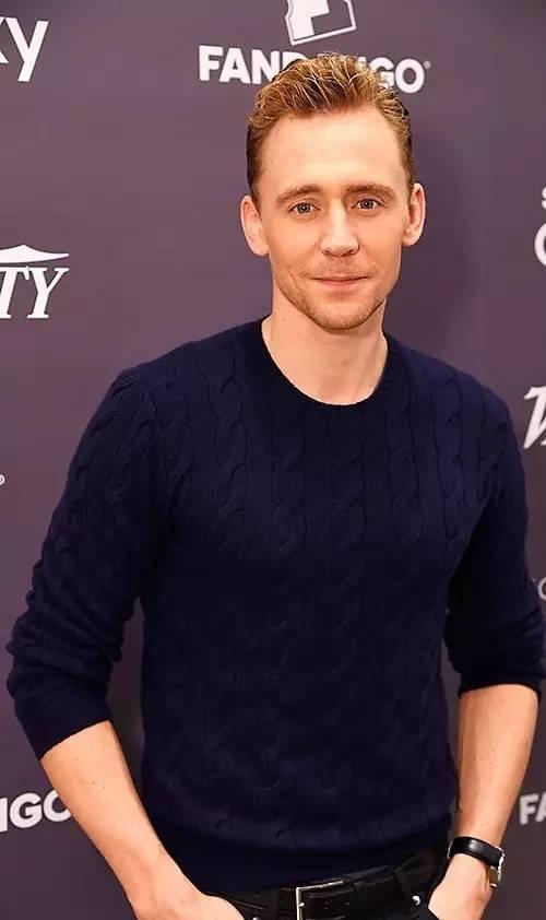 Men Wearing Cashmere (1): Tom Hiddleston