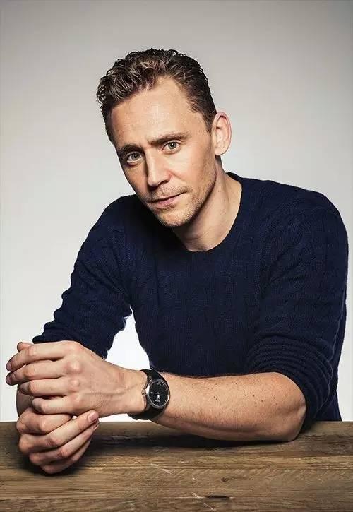 Men Wearing Cashmere (1): Tom Hiddleston