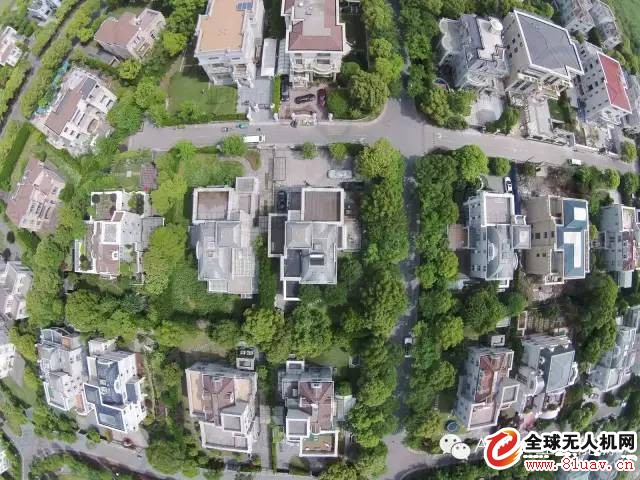 Xiao Tan teaches you how to use the drone for roof mapping