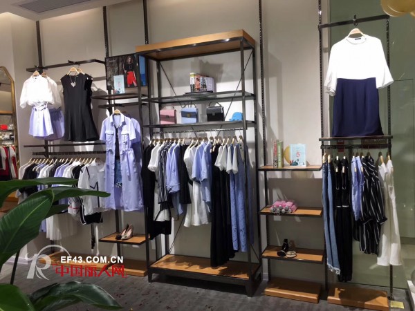 ä¸¹æ¯”å¥´éž‹ã€æœã€åŒ…é›†æˆå¤§åº—ï¼Œå°†å¼€å§‹åŒ…æ½ä½ ä»¬çš„æ—¶å°šè´­ç‰©ä½“éªŒï¼