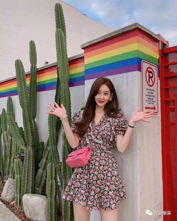 å¤æ—¥å¥³è£…æ­é…æ—¶å°š å°½åœ¨EI.è¡£è‰¾å“ç‰Œå¥³è£…ï¼â€‹