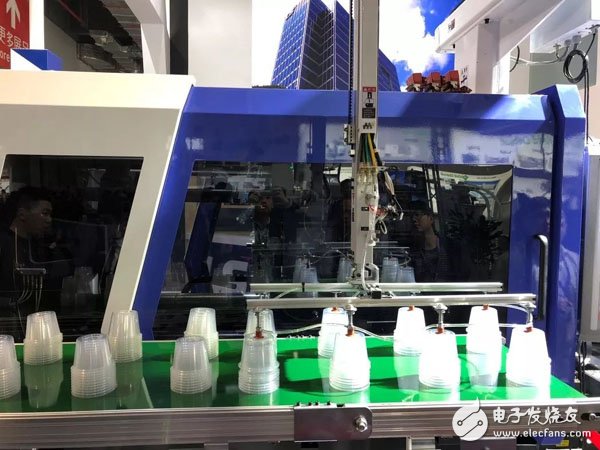 Looking at the intelligent manufacturing process of rubber and plastics industry from "2018 CHINAPLAS"