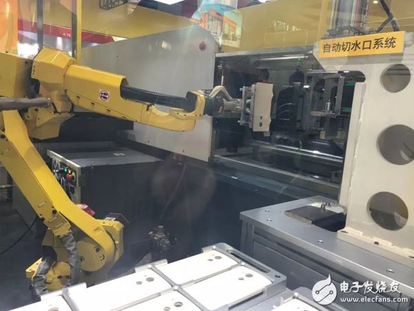 Looking at the intelligent manufacturing process of rubber and plastics industry from "2018 CHINAPLAS"