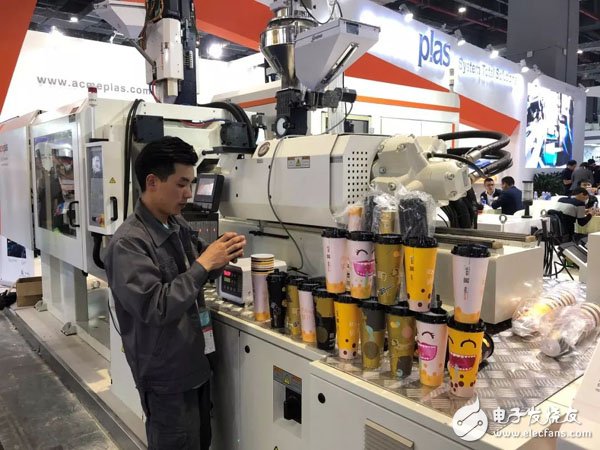 Looking at the intelligent manufacturing process of rubber and plastics industry from "2018 CHINAPLAS"