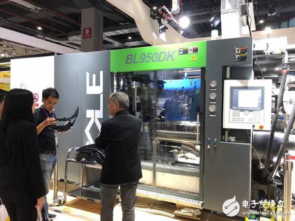 Looking at the intelligent manufacturing process of rubber and plastics industry from "2018 CHINAPLAS"