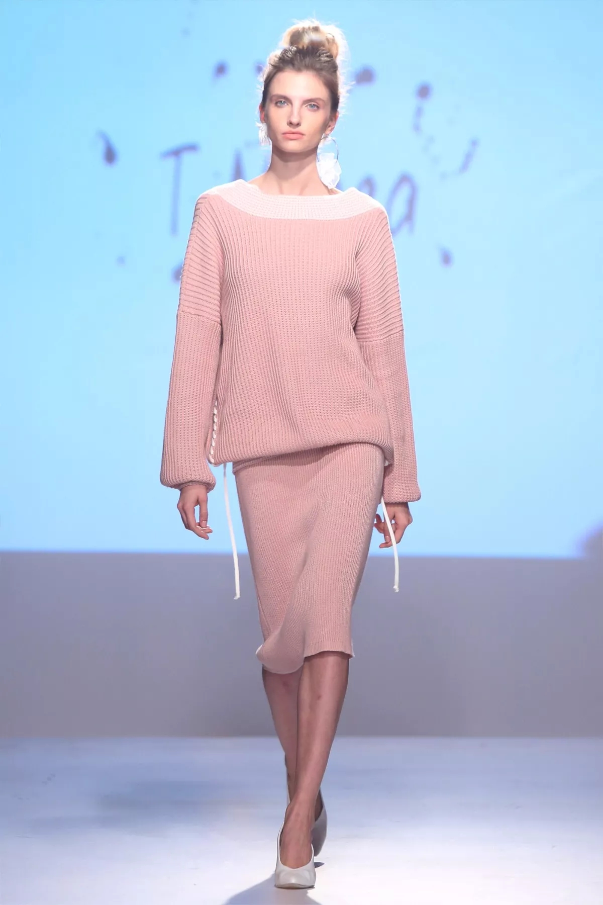 å½©è‰²è°ƒæˆ2018æ˜¥å¤å¥³è£…æ¯›è¡«Tå°æ–°ç§€éœ¸ï¼(å›¾6)
