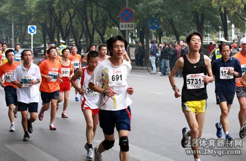 Chinese Marathon as White Collar and City Dance
