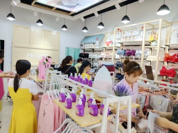 ç¥çŽ«ç‘°æ˜¥å¤©åœ¨æ²³å—å¼€å°åº—ç››å¤§å¼€ä¸š ä¹Ÿé¢„ç¥ç›¸ç»§å¼€ä¸šçš„16å®¶åº—é“ºç”Ÿæ„å…´éš†ï¼
