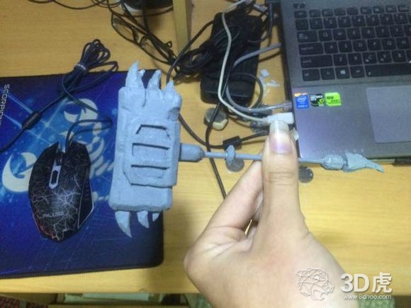 World of Warcraft player 3D prints a miniature Dark Hand model