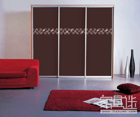 Good quality sliding door wardrobe.jpg