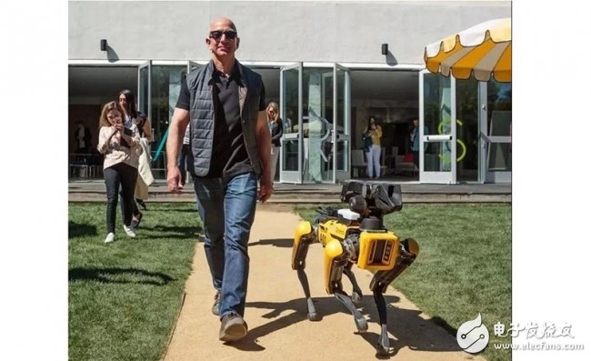 Bezos, who led the 45,000 robot army, bet on the family robot, trying to expand more scenes.