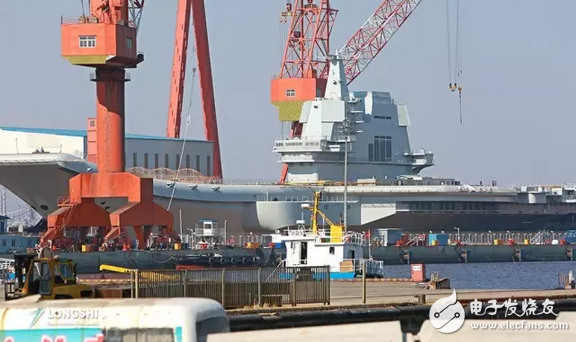 China's first domestic aircraft carrier is in a good position, too handsome!