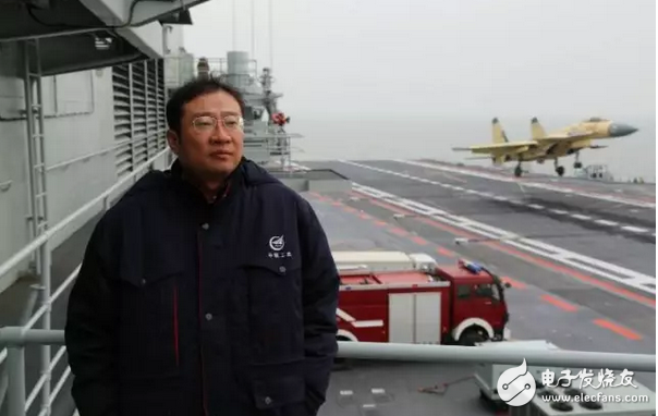 China's first domestic aircraft carrier is in a good position, too handsome!