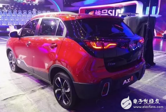 Real shot Dongfeng Fengshen AX4, the smallest model of the small SUV was born