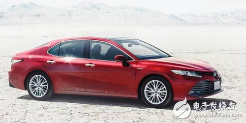 On July 10th, the eighth generation Camry officially unveiled, 2.5L natural intake and 2.5L oil and electricity hybrid power!