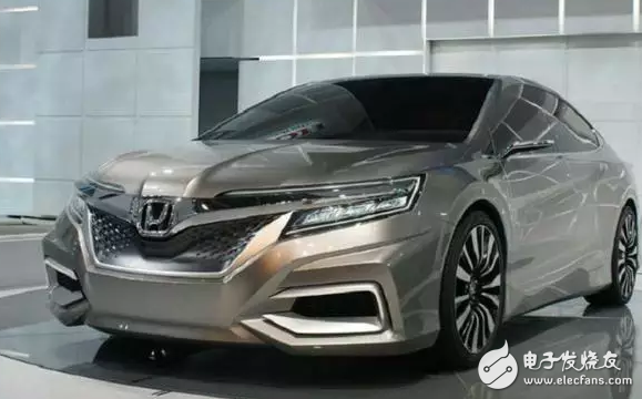 The tenth generation Honda Accord, it is almost against the sky! The world of looking faces must be super-spirited