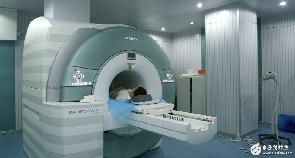 What is the difference between magnetic resonance _ magnetic resonance and ct