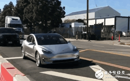 Tesla Model3 prototype car road video exposure will begin mass production in July this year