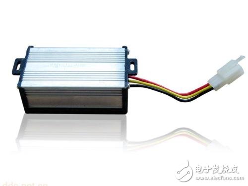 What is a converter? Converter also known as: DC step-down transformer, etc. is the voltage of the electric vehicle such as 48-60-72-84-96-108-120V DC voltage converter 12V DC voltage AC AC AC DC indicates why DC What about 12V? Because cars and motorcycles appear earlier than electric vehicles, their lighting and other power supplies are standard 12V power supply. If you want to share a gas horn such as a xenon lamp, you need to reconnect the high voltage converter 12V. Now there are some cars. There is no DC converter. They use relatively high voltage power to supply power. The advantage is that it saves cost, the disadvantage is broken, and it is relatively difficult to find alternatives.