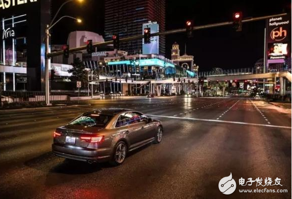 Unexpected black technology! Audi can predict the traffic lights time!