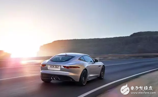 Jaguar's new Ftype strikes, performance against the sky, killing Porsche 911!