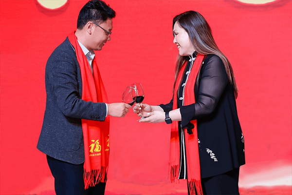 èŠ­å¦ƒèŽŽå“ç‰Œåˆ›å§‹äººå±ˆæ­¦æ°å…ˆç”Ÿ åº”é‚€å‡ºå¸­å†…è¡£è¡Œä¸šåä¼šäºŒå±Šä¸ƒæ¬¡ç†äº‹ä¼šæš¨è¿Žæ˜¥å¹´ä¼š
