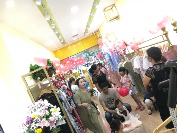 å–œè®¯ï¼æ­å–œé‡‘è¶èŒœå¦®åˆä¸€å®¶æ–°åº—ç››å¤§å¼€ä¸š
