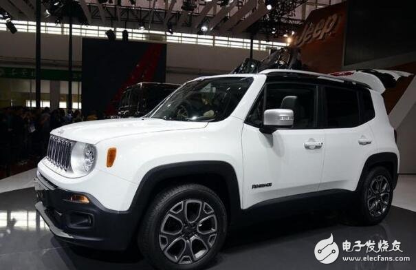 Jeep Liberty Man JEEP, the appearance of domineering fashion also has a panoramic sunroof, the price of this model will not exceed 200,000 yuan, the price is very close to the people