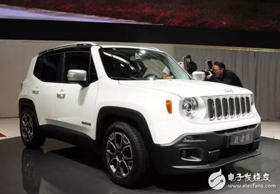 Jeep Liberty Man JEEP, the appearance of domineering fashion also has a panoramic sunroof, the price of this model will not exceed 200,000 yuan, the price is very close to the people