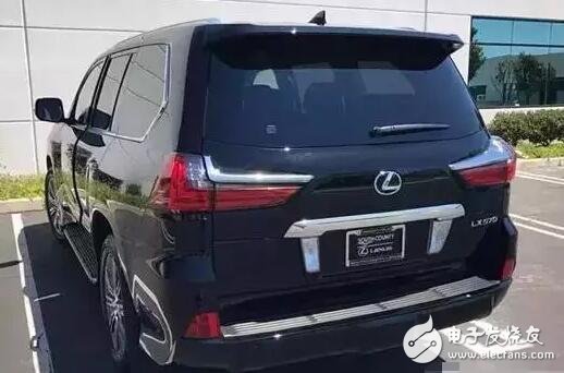 How about the Lexus LX570? Lexus LX570 is a classic old-fashioned muscle-type SUV that has a face to face than Land Rover.