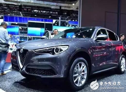 Alfa Romeo Stelvio, the fastest suv in history, the four-wheel drive system that changed the sky, I am waiting for you in the autumn rain!