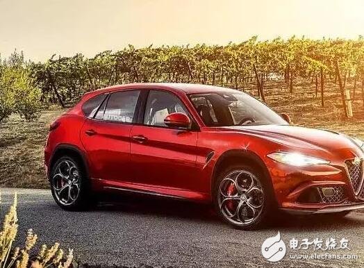 Alfa Romeo Stelvio, the fastest suv in history, the four-wheel drive system that changed the sky, I am waiting for you in the autumn rain!