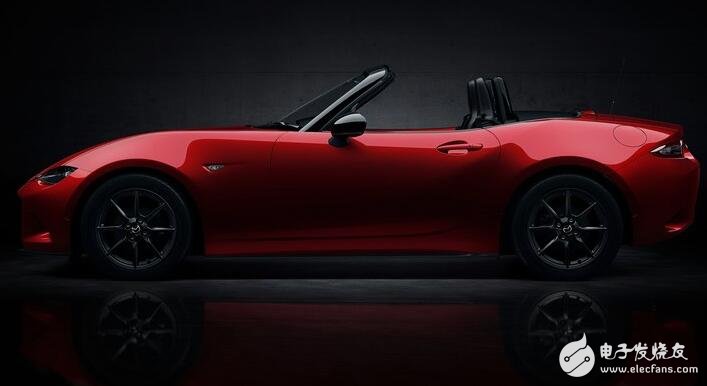 The Mazda MX5 "People and Horses" is the same as God, and the speed of arrogance brings you a different visual experience!